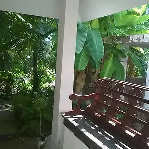 Coconut Grove Alloggio in famiglia Kochi